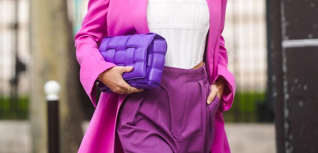 Streetstyle mit Trendfarbe Violett