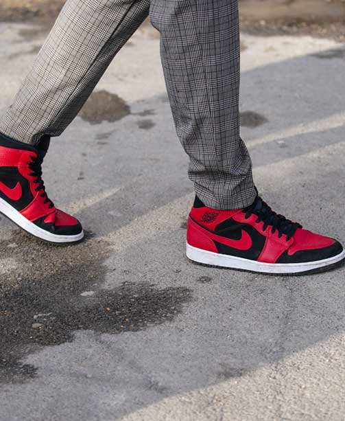 Frühlings-Trend: Rote Sneaker für Herren