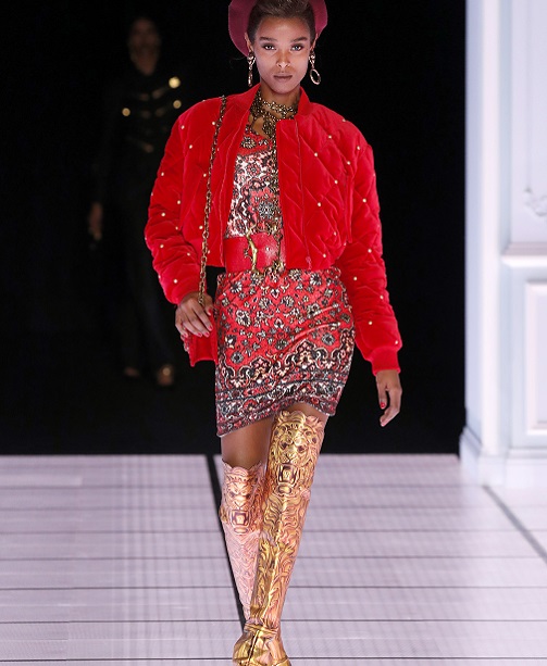 Model der Moschino Show - Milano FW Feb 2022