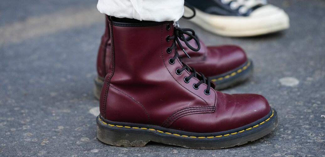 Burgunderrote Dr. Martens Boots