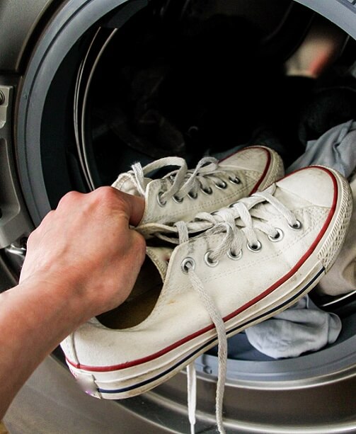 Schuhe in der Waschmaschine waschen: So geht es